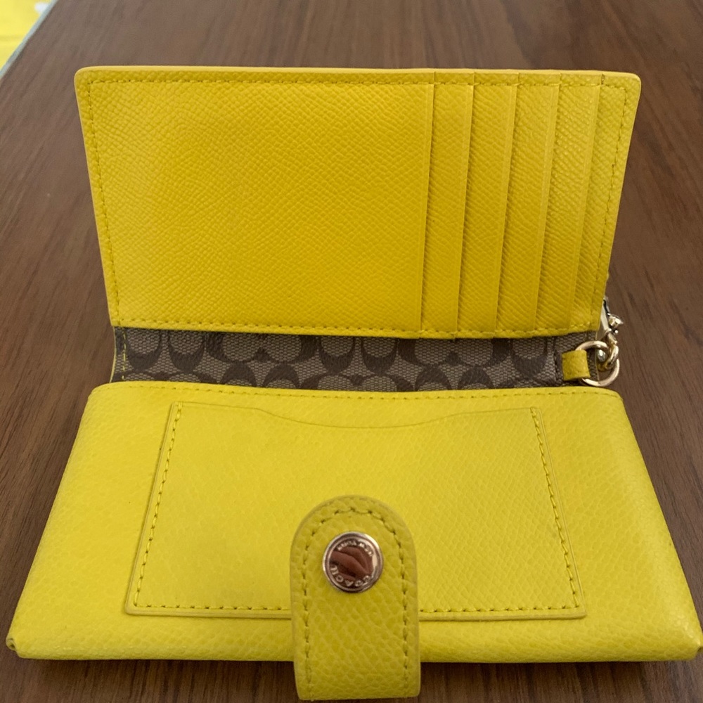 Coach Wallet - Picture 4 of 5